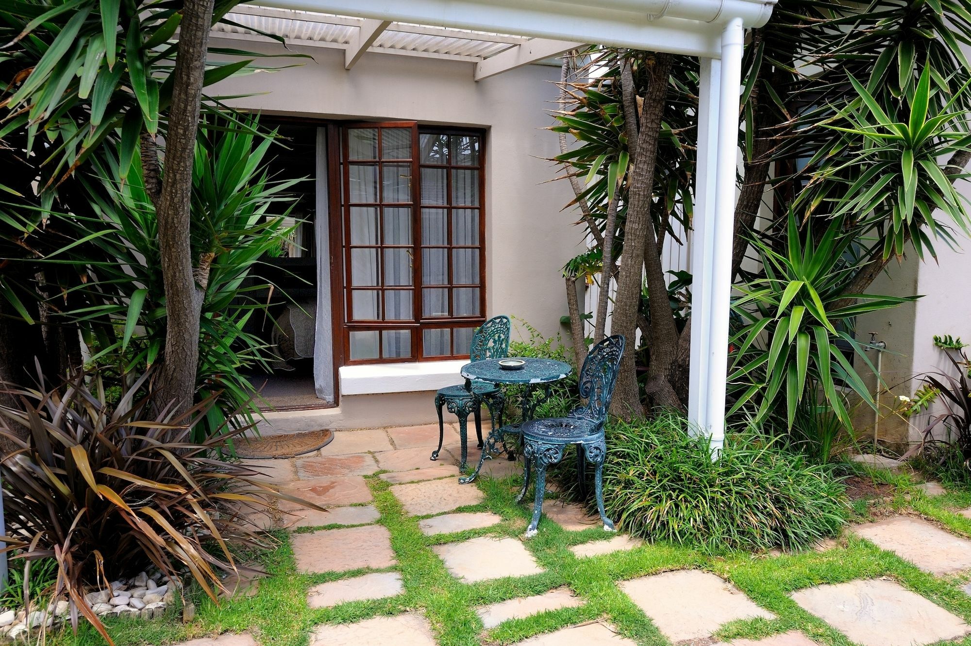 Beachwalk Bed And Breakfast - #Solar Energy #No Loadshedding Port Elizabeth Exterior photo